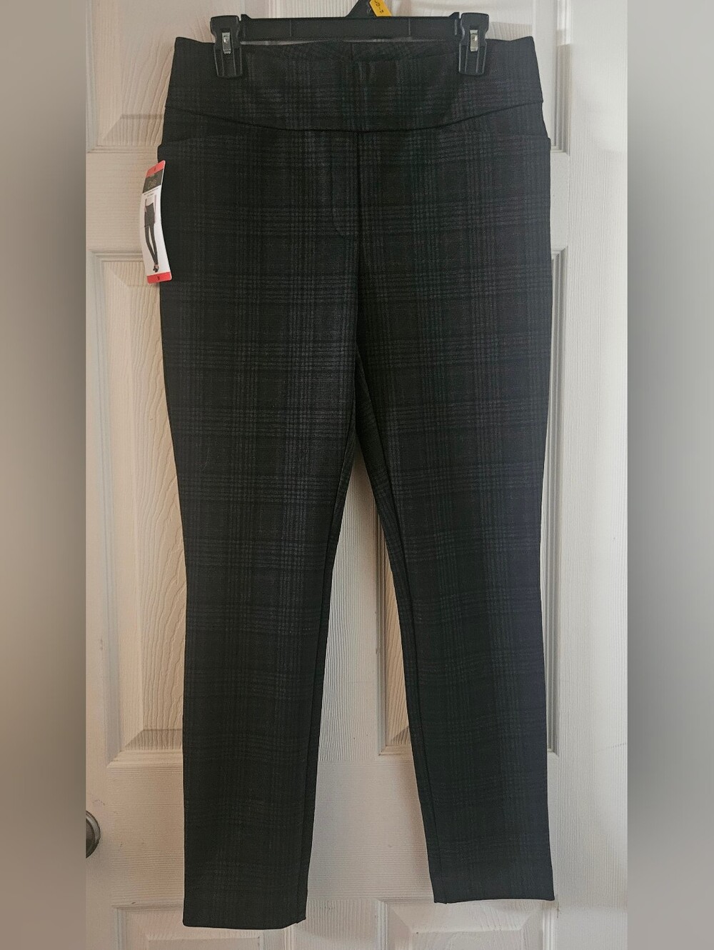 NWT Dalia Plaid Legging Pants